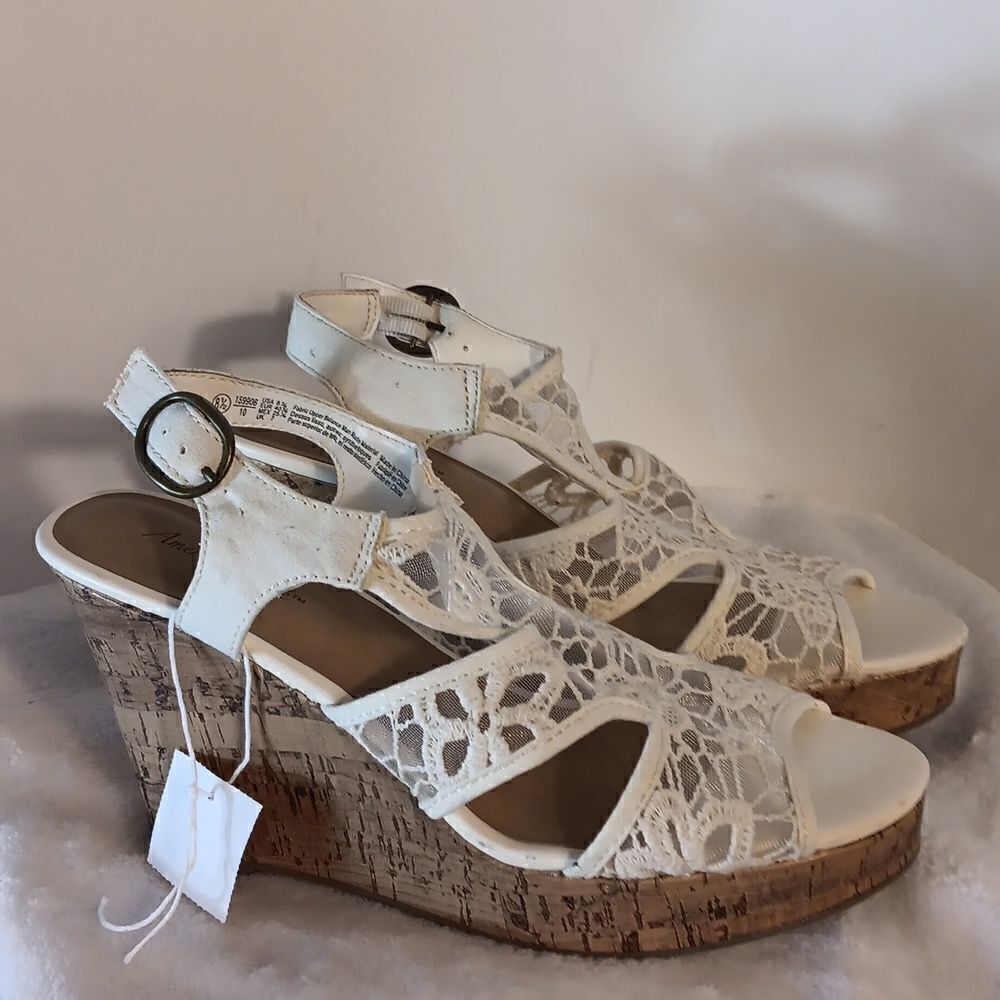 American Eagle Wedge White Lace Sandals - Picture 6 of 6
